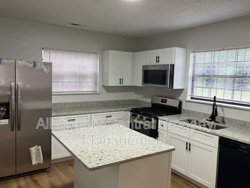 Birmingham House: 1 2nd Ave S