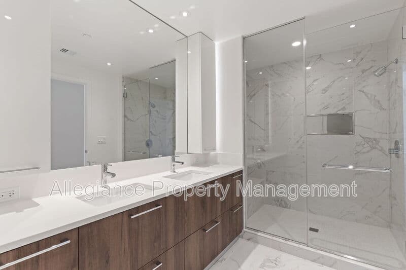 Mclean House: 1650 Silver Hill Dr