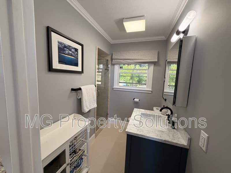 Mill Valley House: 74 Bay Vista Drive