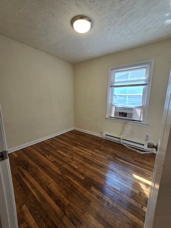 Richmond House: 611 Hazelhurst Ave