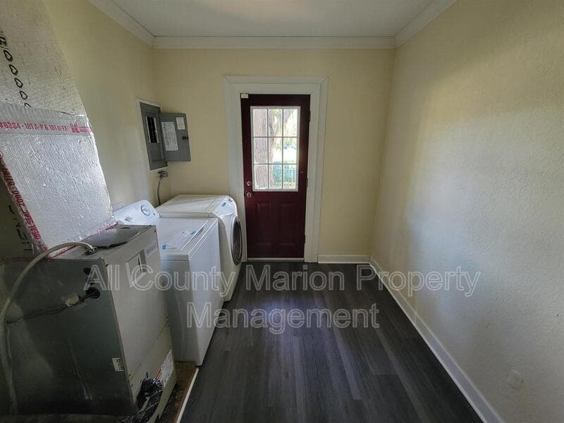 Belleview House: 6027 SE Cypress Rd.