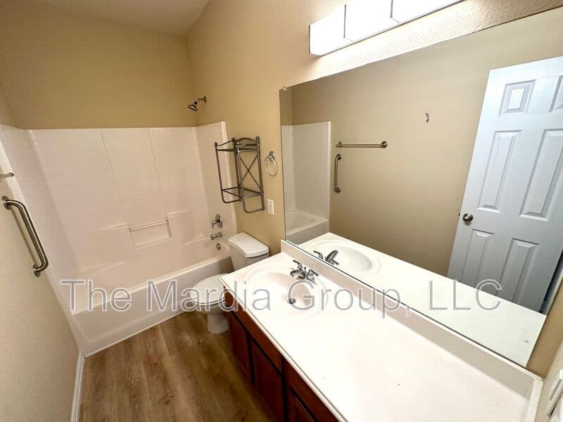 Princeton House: 221 Creekwood