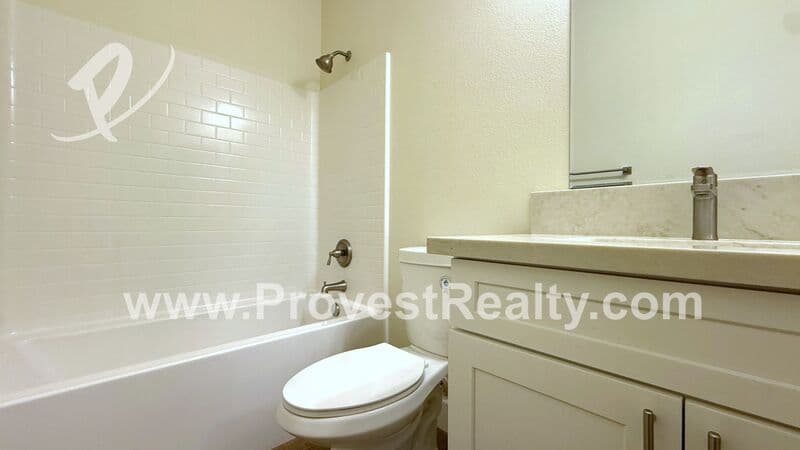 Apple Valley House: 20125 Zuni Rd