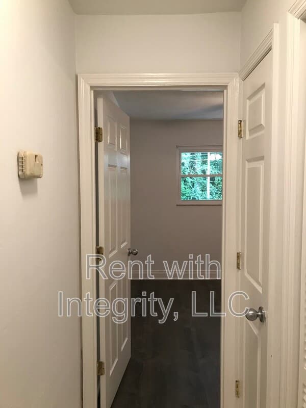 Tallahassee House: 1502-C Pullen Rd