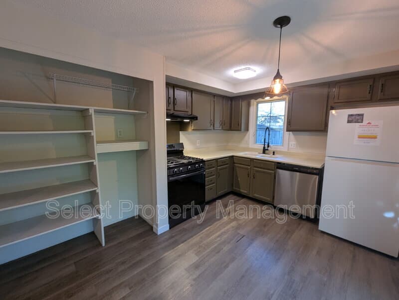 Fort Wayne House: 2508 Repton Drive