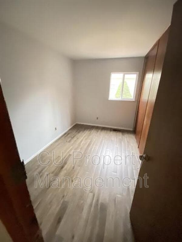 Champaign House: 910 Bellepark Drive
