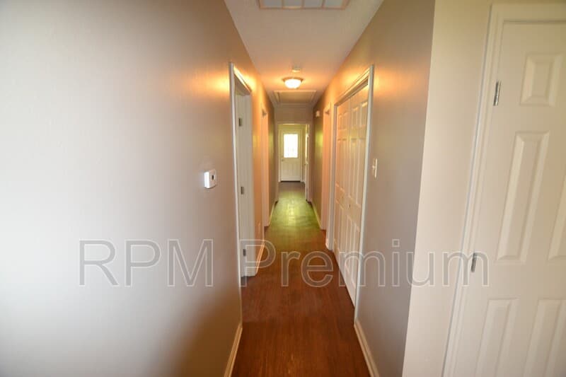 Baton Rouge House: 14835 Central Woods Ave.
