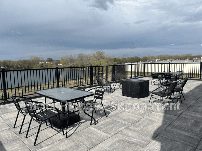 St. Peter Condo: 970 N. 3rd St