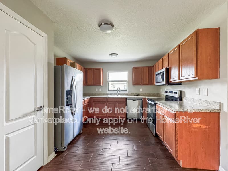 Ruskin House: 909 Wynnmere Walk Ave