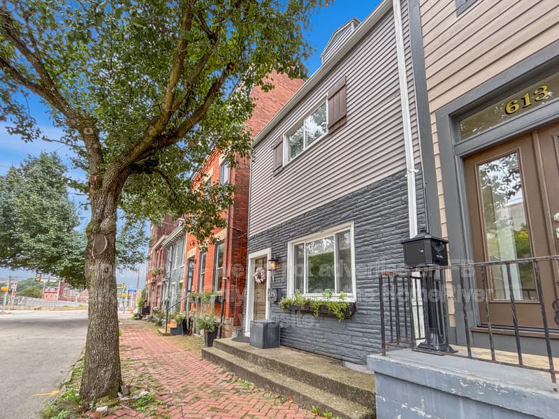 Pittsburgh House: 615 Tripoli St