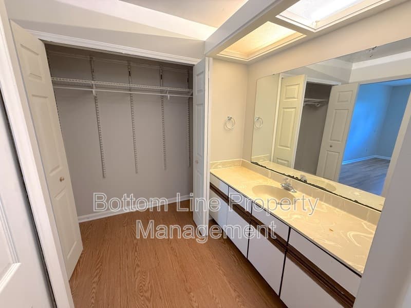 Charlotte Condo: 1831 J Julian