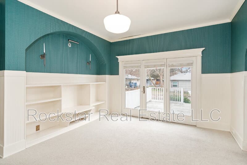 Spokane House: 4235 E Hartson Ave