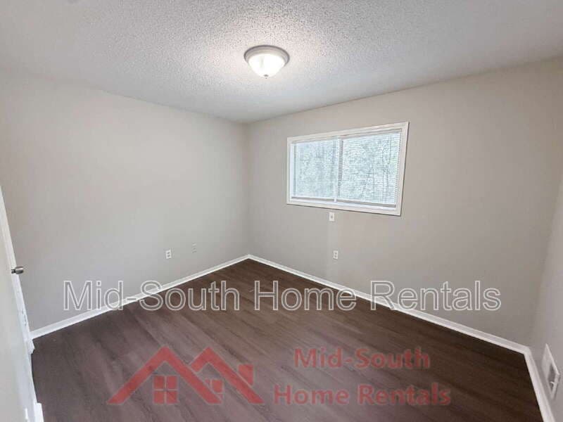 Memphis House: 729 Blackstone Ln
