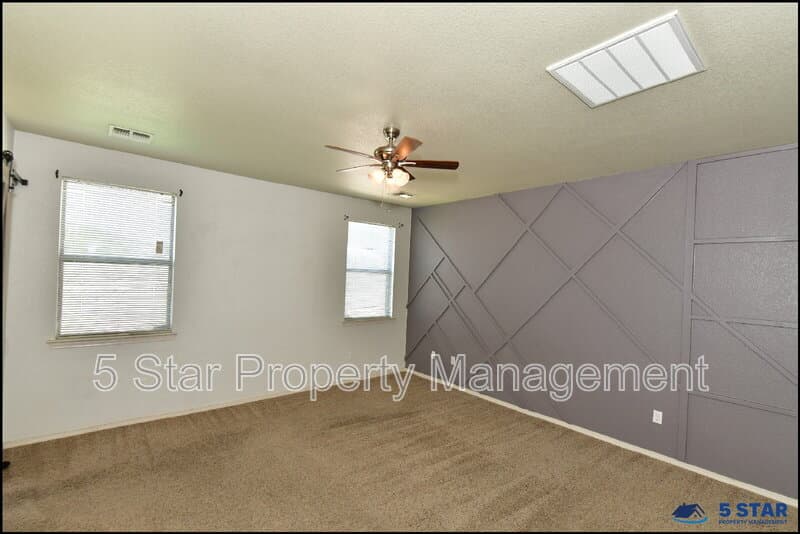 El Paso House: 4913 Adrian Campos St !!