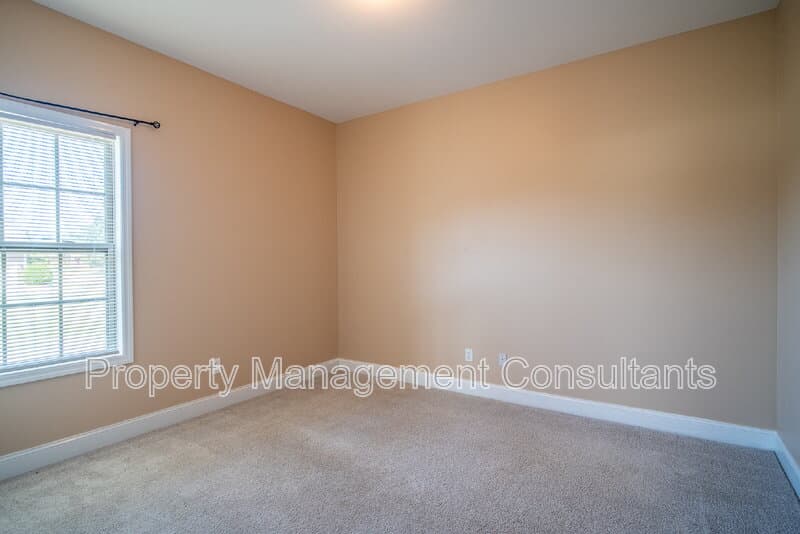 Madison House: 178 Sarah Jane Dr