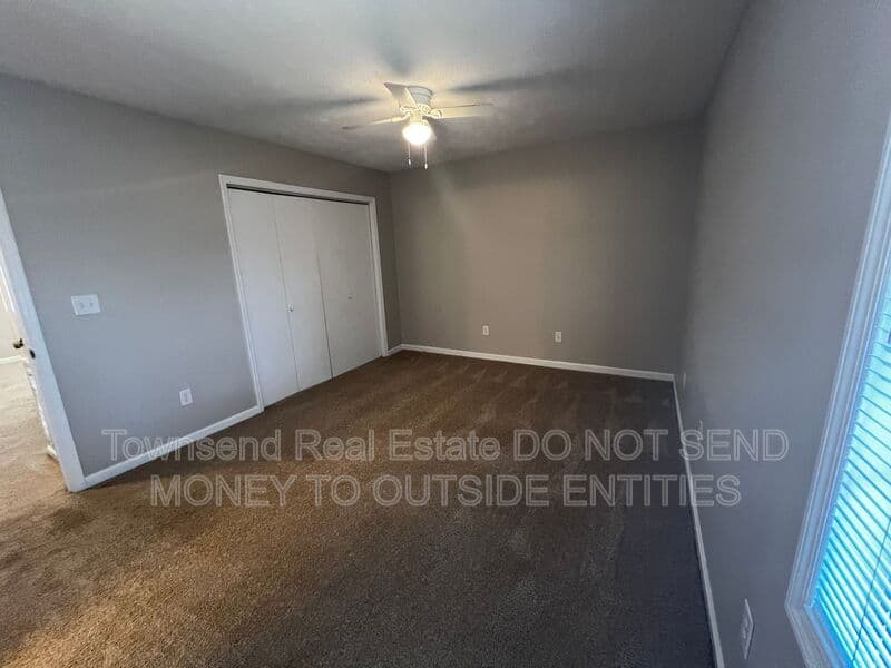 Fayetteville House: 1425C Ireland Dr