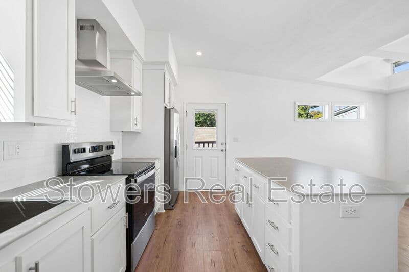 Danville House: 273 Cameo Dr