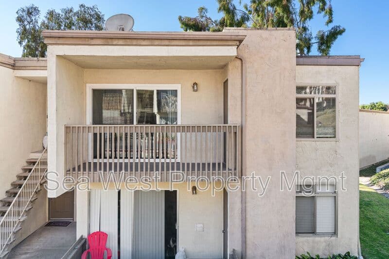 Oceanside Condo: 432 Edgehill Lane
