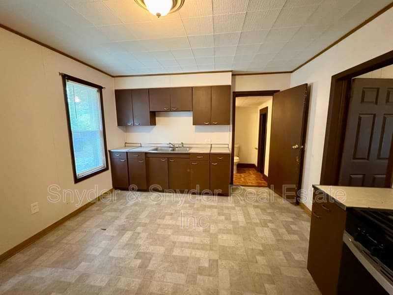Akron House: 391 East Voris Street