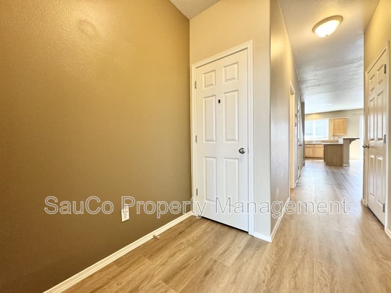Hillsboro House: 4572 Southeast Olivewood Street