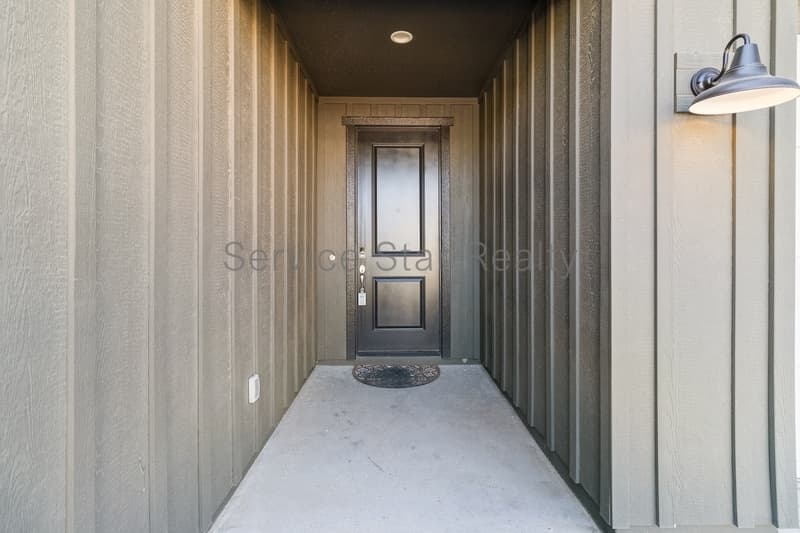 Surprise House: 17171 W Thousand Oaks St