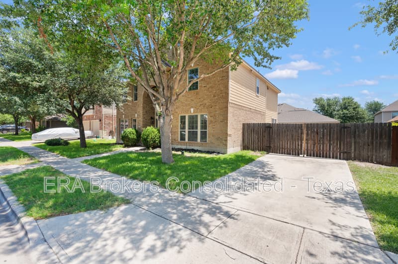 Seguin House: 3027 Hidden Meadow