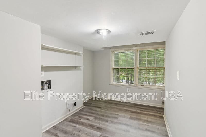 Atlanta House: 2600 Lantern Lane