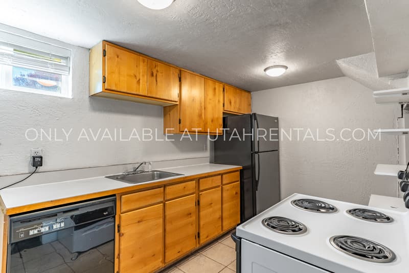 Provo House: 1278 E 520 S