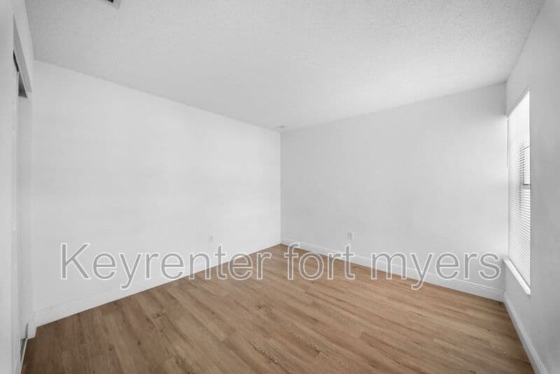 Fort Myers House: 11370 SUMMERWINDS CT