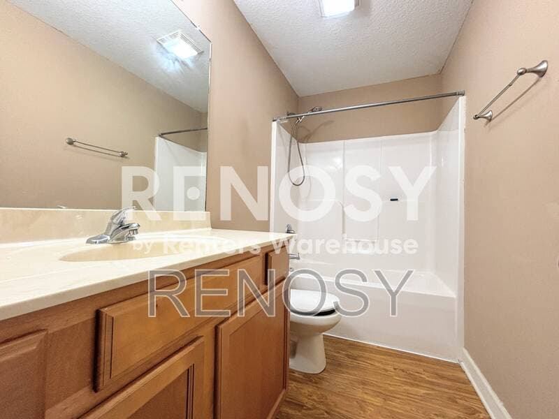 West Des Moines House: 8228 Dakota Drive