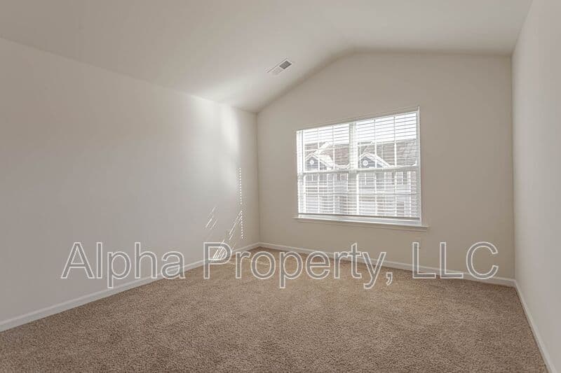 Greer Townhome: 30 Moorlyn Ln