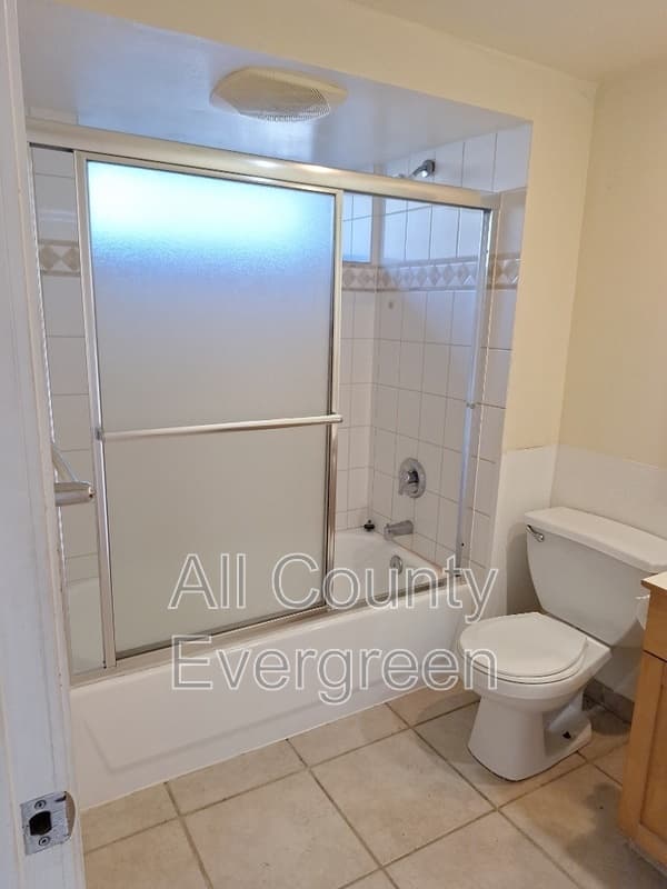 Bremerton Apartment: 828 Broadway Ave
