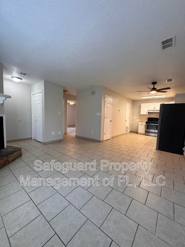 Pensacola Townhome: 6332 W Fairfield Dr