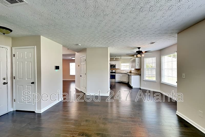 Newnan House: 34 Belmont Park Dr