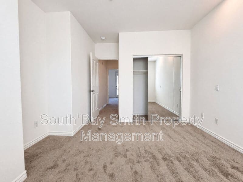 Redondo Beach Townhome: 84 Palos Verdes Blvd
