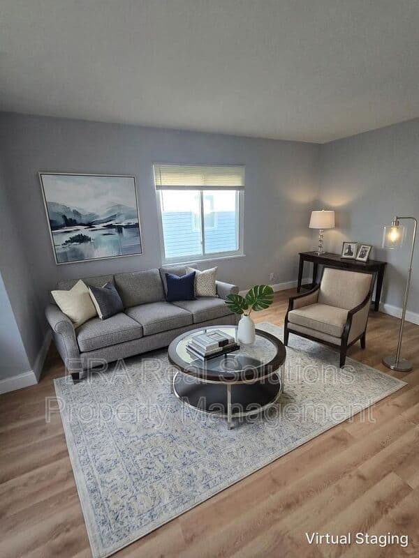 Columbus Condo: 112 COLUMBIAN AVE- A
