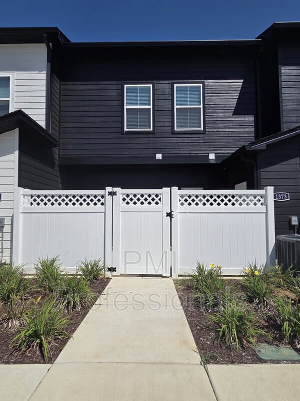 Murfreesboro Townhome: 1373 Rebecca Johns Dr