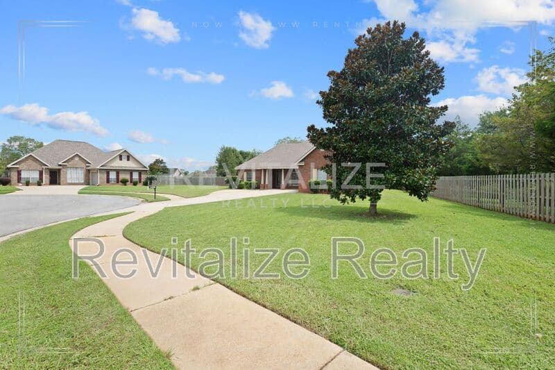 Daphne House: 11070 Courtland Court