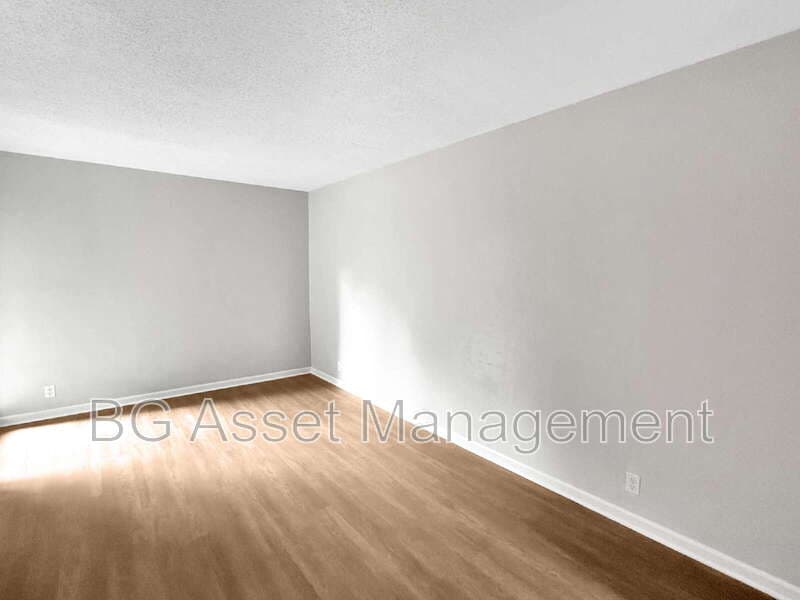 Hayward Condo: 944 Fletcher Lane