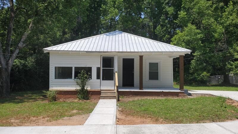 Winder Condo: 178 Georgia Ave - B