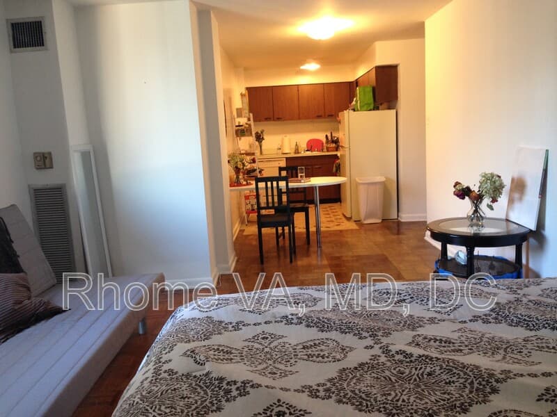 Washington Condo: 950 25th St NW