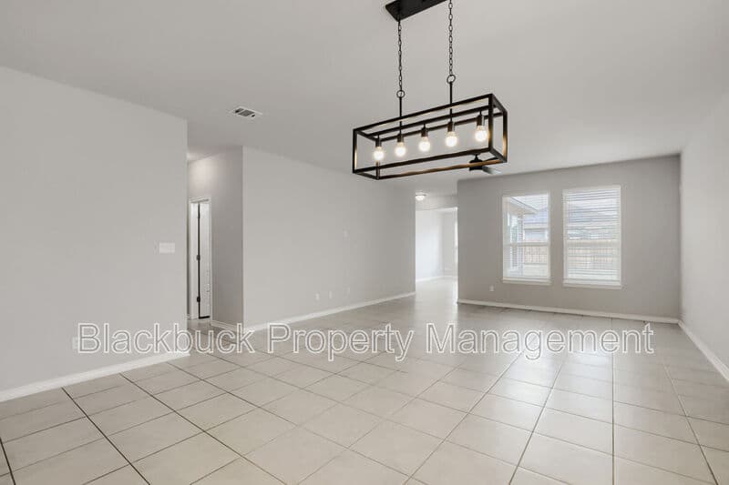 Leander House: 345 Ancellotta Way