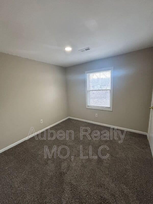 Independence Condo: 8738 E. Thompson Ave.