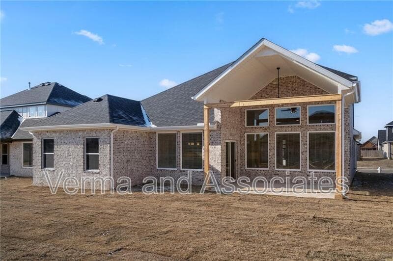 Centerton House: 1231 Mammoth St