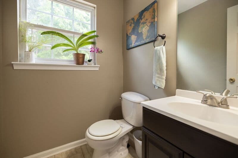 Athens House: 125 Whispering Springs