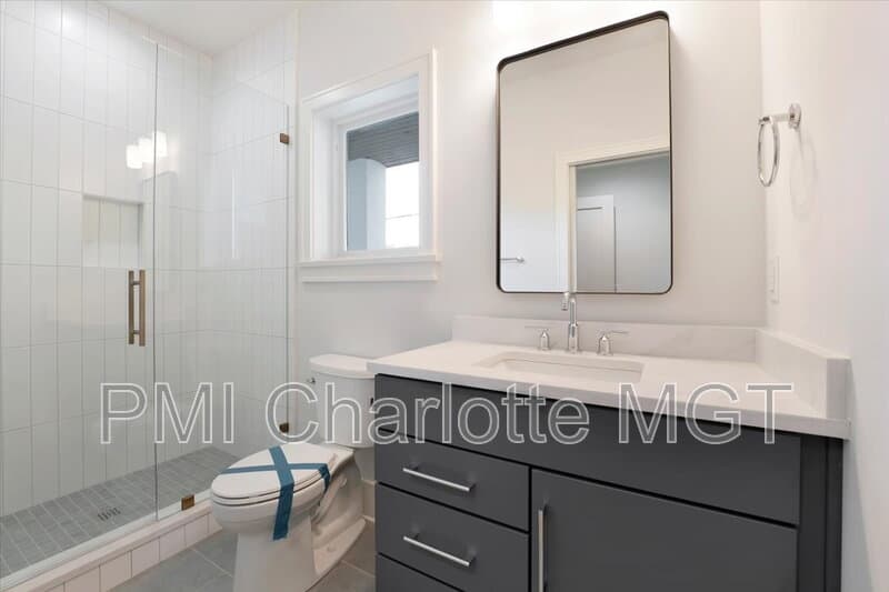Charlotte House: 428 Dover Ave