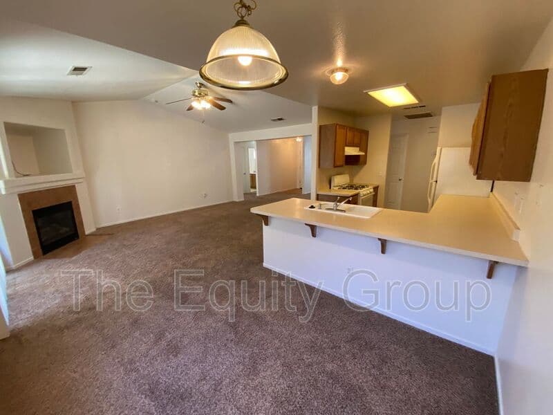 Visalia House: 3848 East Oak Avenue