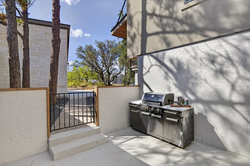 Horseshoe Bay House: 820 Broken Arrow