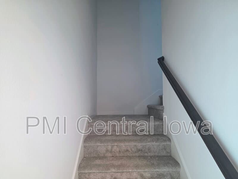 Des Moines Townhome: 423 SW 12th St