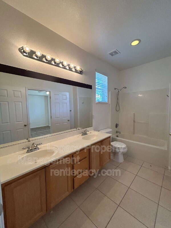 Fairfield House: 5085 Lockie Ln
